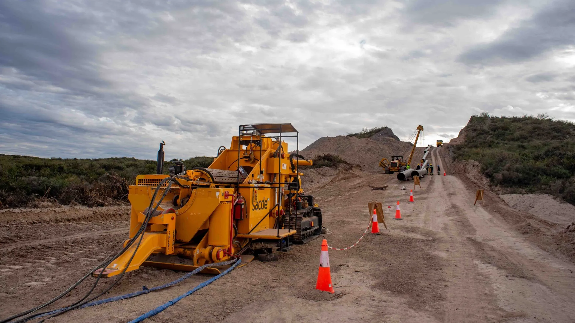 Obra de gasoducto en la meseta neuquina